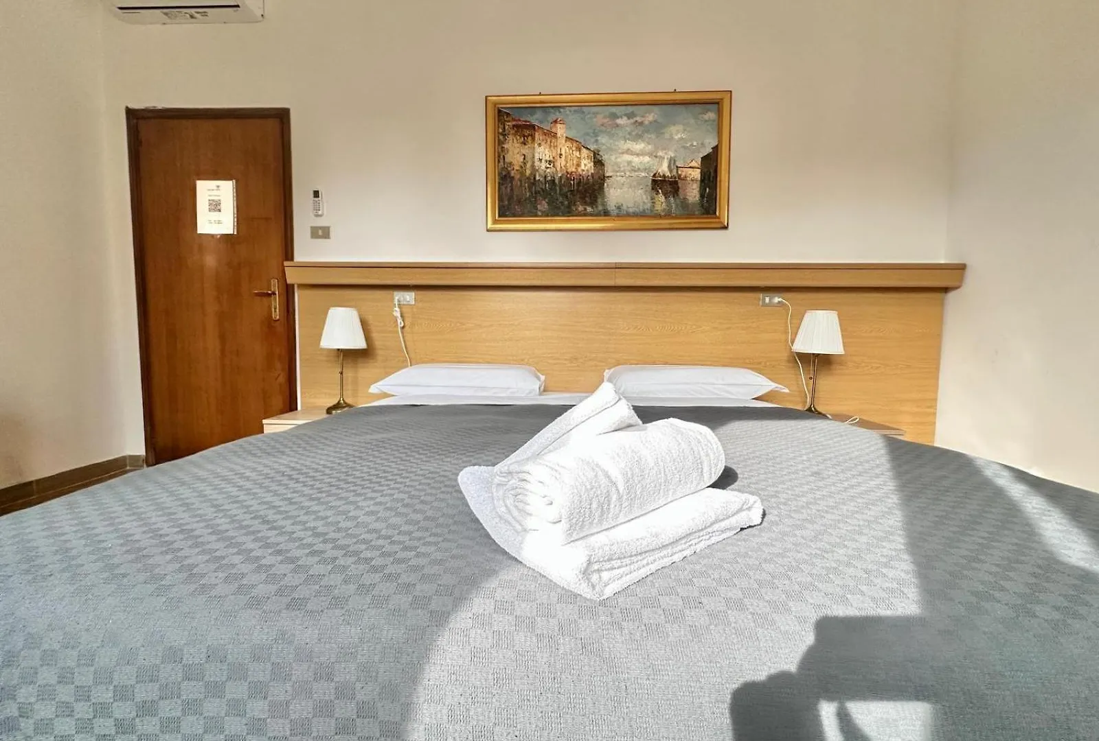 Hotel Tito Mestre 3*,
