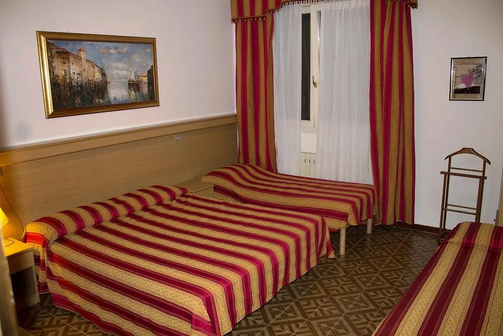 Hotel Tito Mestre